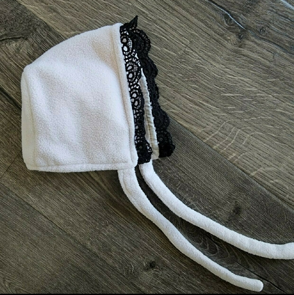 Fleece bonnet